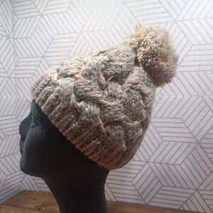 Forever 21 Cozy Chunky Knit Pom-Pom Gray & Tan Winter Warm Cable Knit Beanie Hat